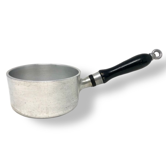 WEAR-EVER Aluminum Sauce Pan Pot #1040 1/2 Made In Canada Wooden Handle No Lid - Picture 1 of 10
